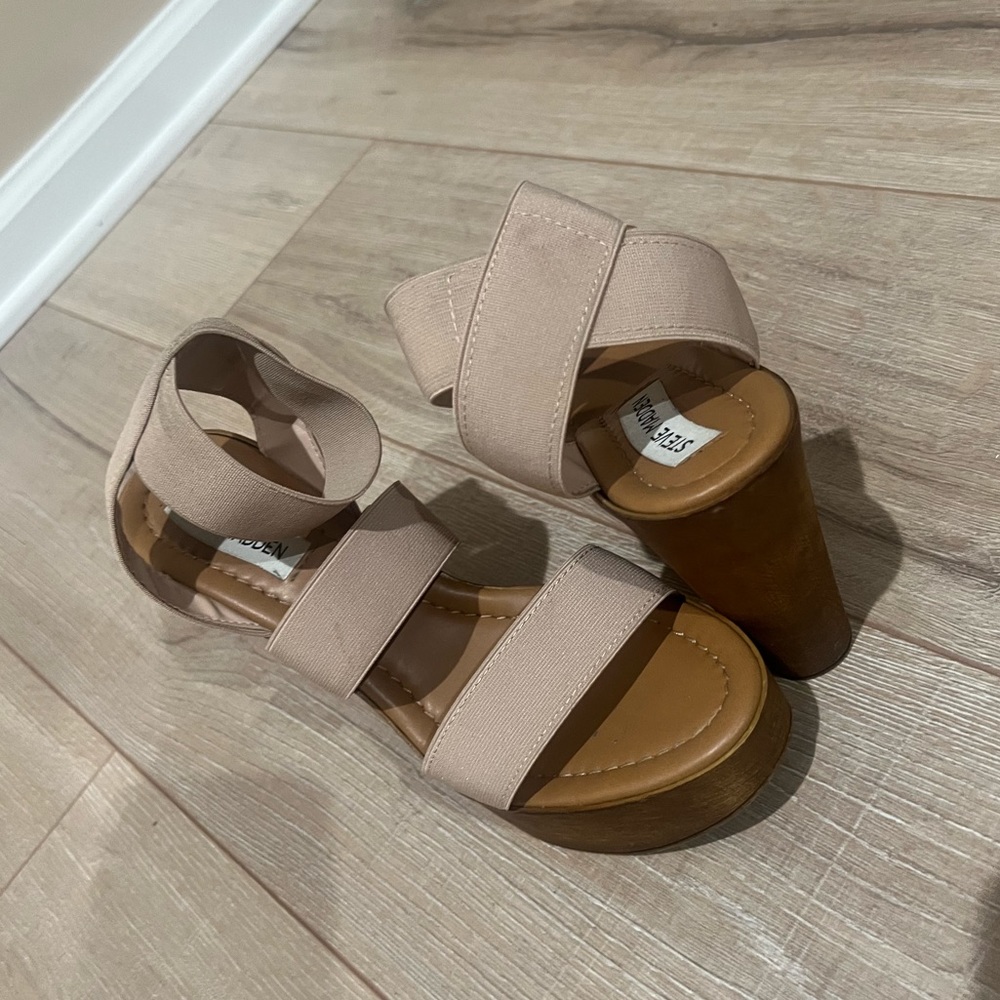 Steve Madden 3 Strap Wedged Heel